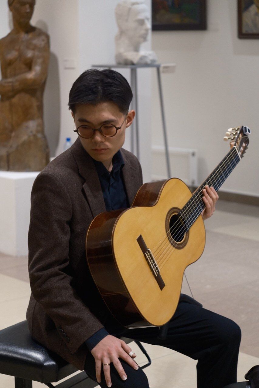 Сергей Иванов - преподаватель укулеле